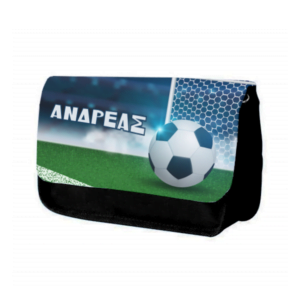 Σχολική κασετίνα σε μαύρο χρώμα.